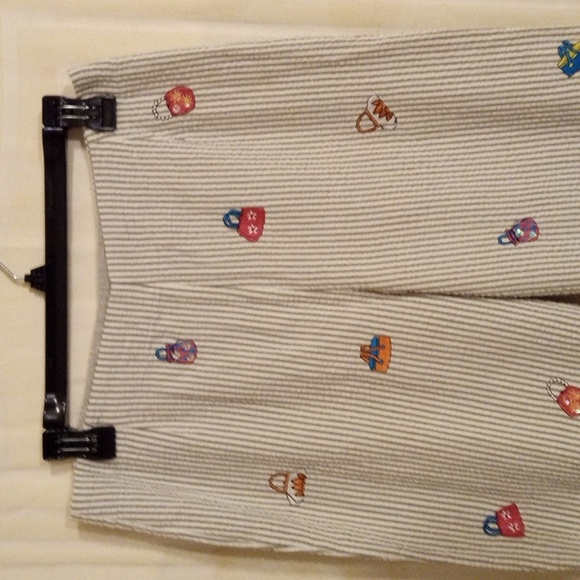 AUTOGRAPH NEW YORK Pin Striped Embroidered Capri Pants - Picture 4 of 12